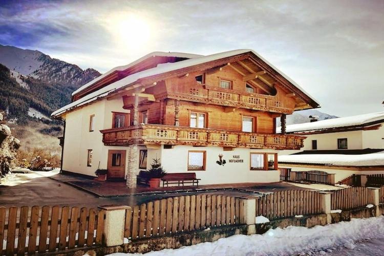 Apartment In Mayrhofen With A Balcony 外观 照片