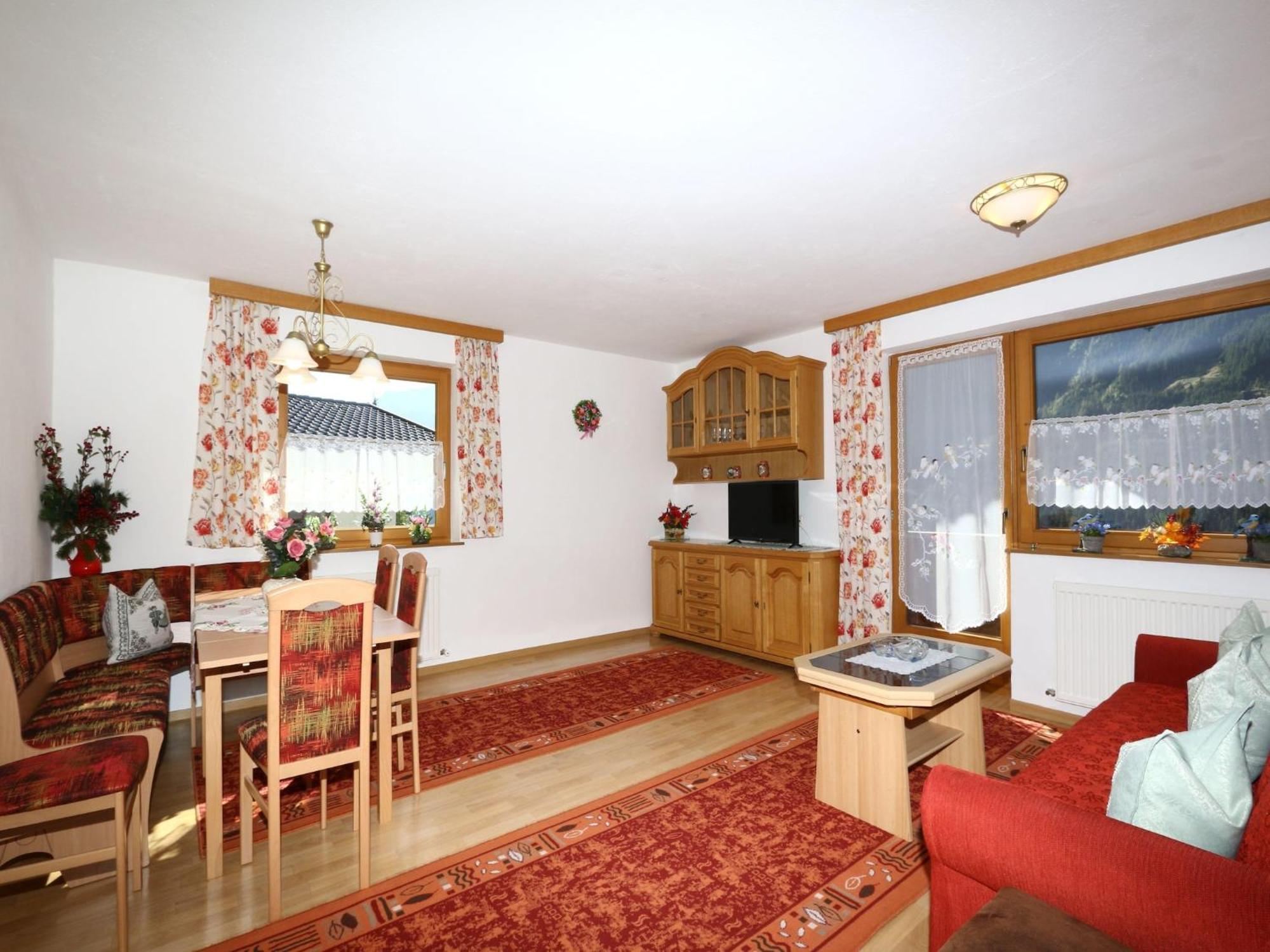Apartment In Mayrhofen With A Balcony 外观 照片
