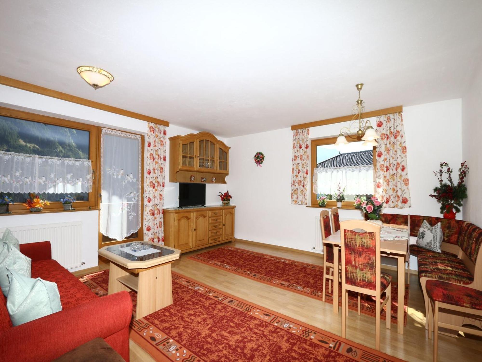 Apartment In Mayrhofen With A Balcony 外观 照片