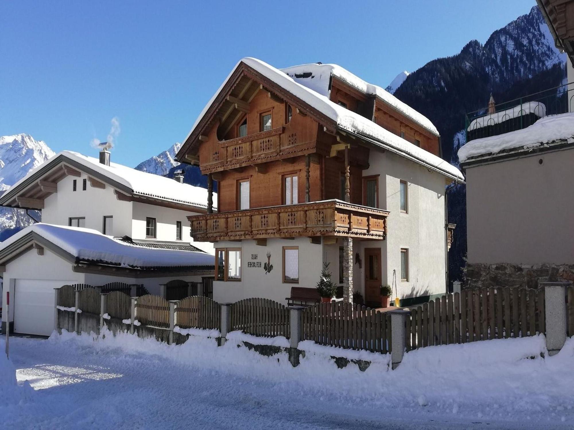 Apartment In Mayrhofen With A Balcony 外观 照片