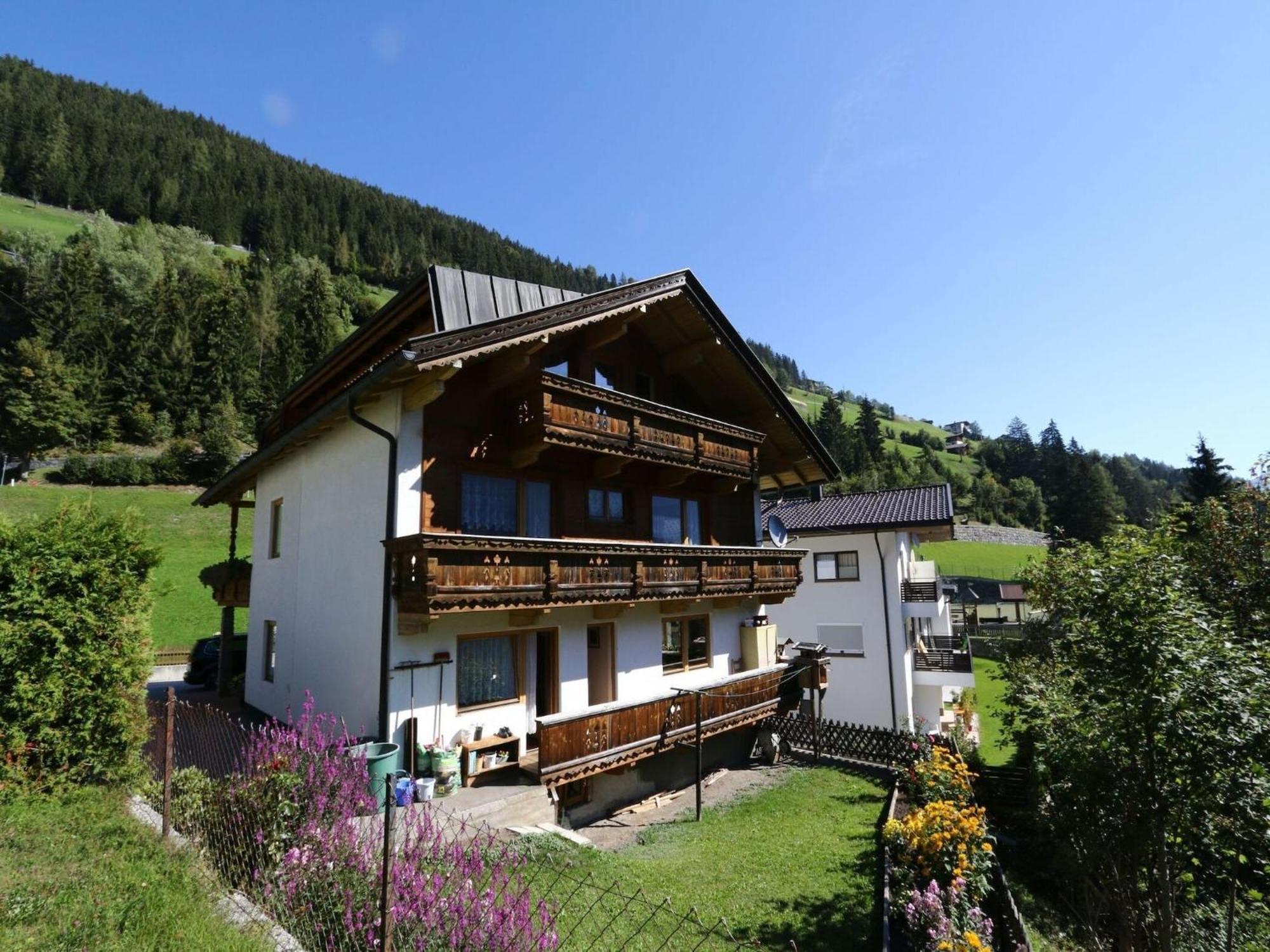 Apartment In Mayrhofen With A Balcony 外观 照片